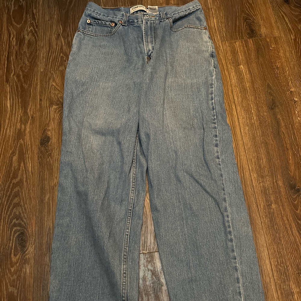 560 Levi’s jeans